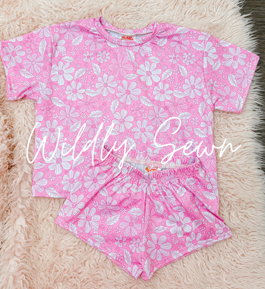 Size 3T - oversize tee & breezy shorts - pink floral